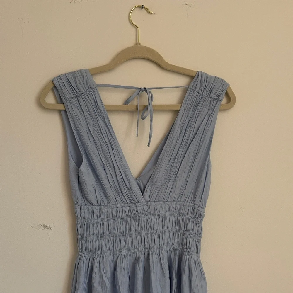 Abercrombie & Fitch Crinkle Textured Smocked Waist Maxi Dress in Blue Grecian - Picture 9 of 10